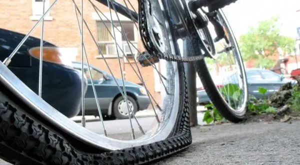 Come scegliere una videocamera per la bicicletta: opzioni e tipologie