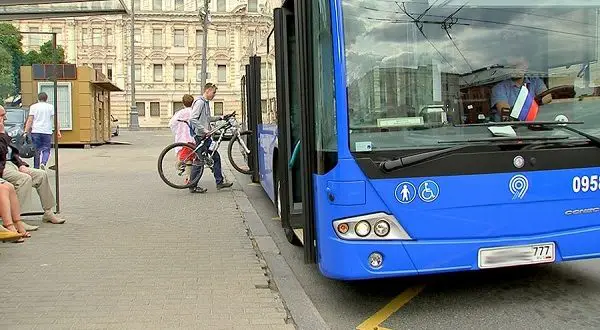 Trasportare una bicicletta sull'autobus: regole e caratteristiche