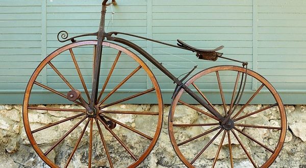Storia della bicicletta - chi l'ha inventata e in quale anno, schizzo della prima bicicletta