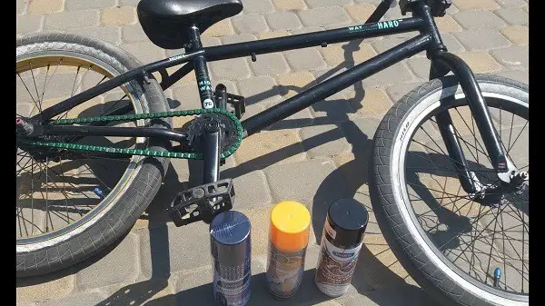 verniciare la bicicletta con una bomboletta spray