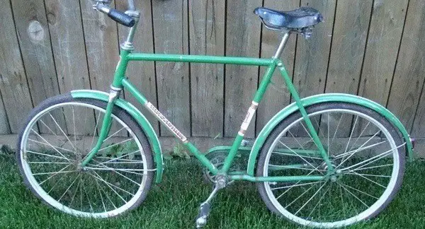 nuovo modello 1996 della bicicletta Schoolboy