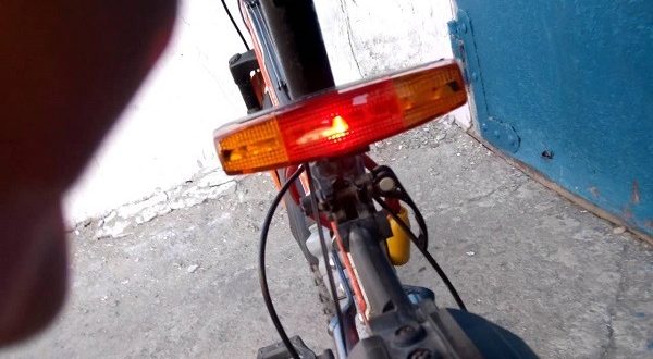 Indicatori di direzione per biciclette - Schema e modalità di montaggio