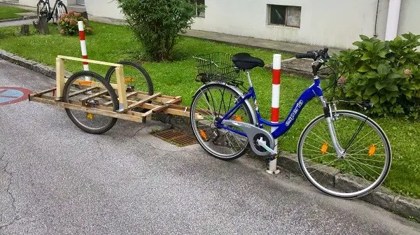 rimorchio per bicicletta in legno
